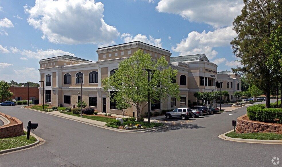 11220 Elm Ln, Charlotte, NC for lease - Building Photo - Image 2 of 15