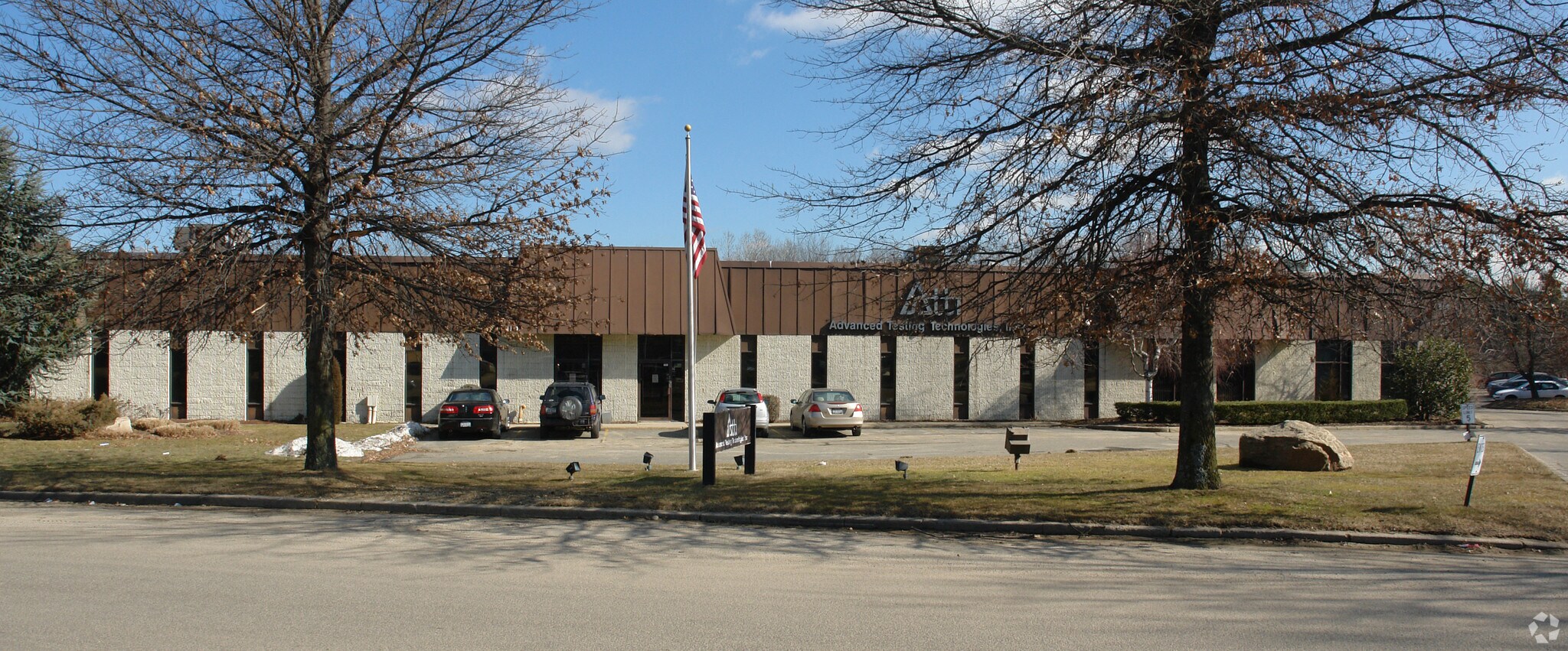 110 Ricefield Ln, Hauppauge, NY for sale Primary Photo- Image 1 of 1