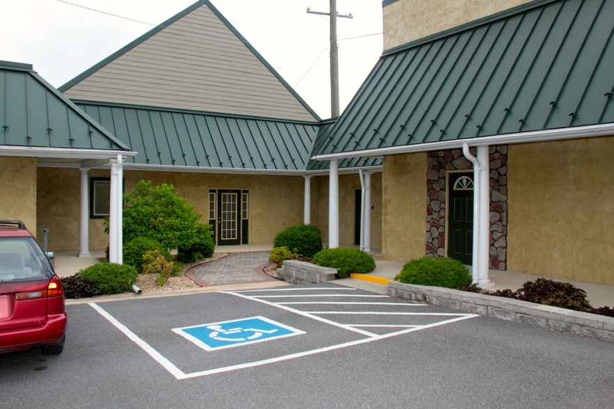 5421 Main St, Mount Jackson, VA for sale - Building Photo - Image 1 of 1