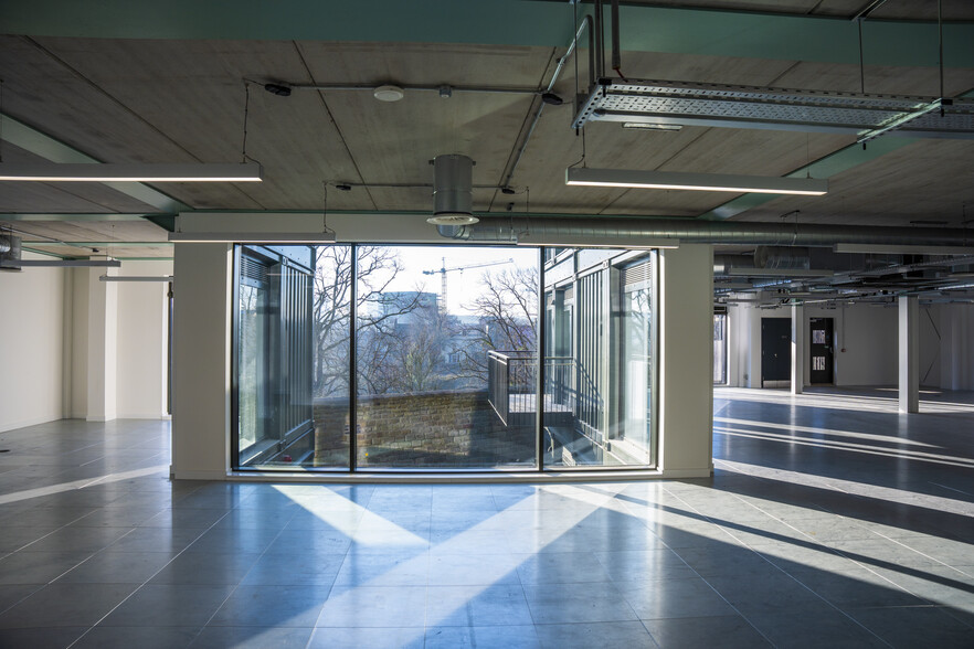 Wapping Wharf, Bristol for lease - Primary Photo - Image 1 of 13