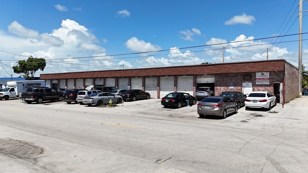 1341-1369 SW 1st Way, Deerfield Beach, FL for lease - Primary Photo - Image 1 of 7