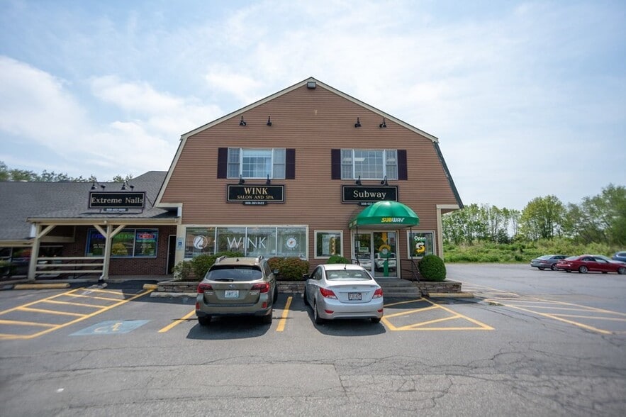 32 Hastings St, Mendon, MA 01756