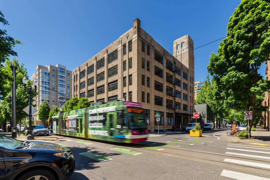 1010 NW Flanders St, Portland, OR for lease - Building Photo - Image 3 of 6