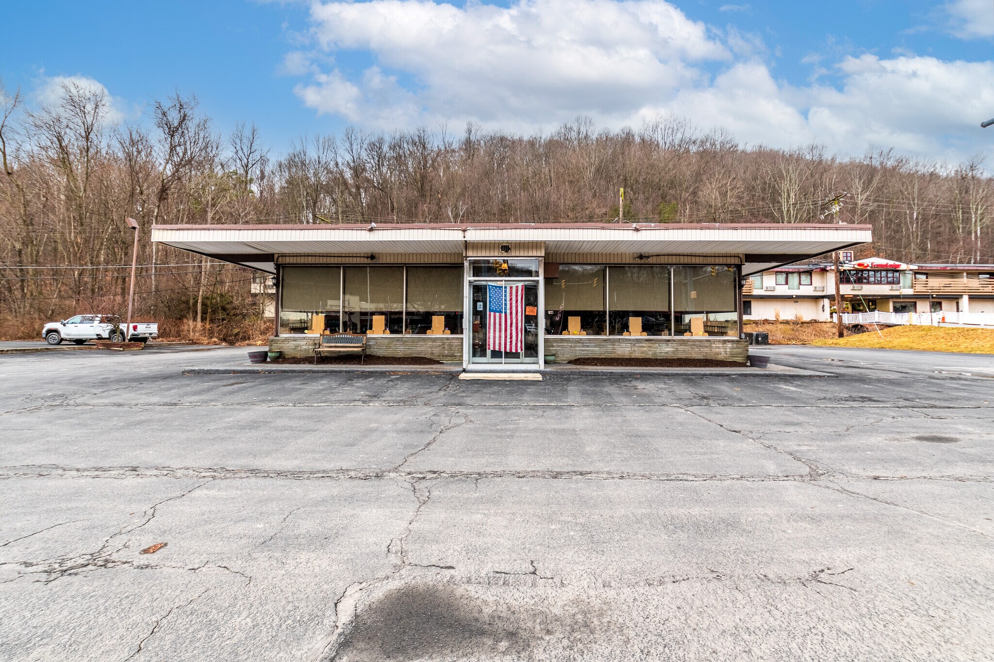 645 Northern Blvd, Chinchilla, PA for sale Primary Photo- Image 1 of 1