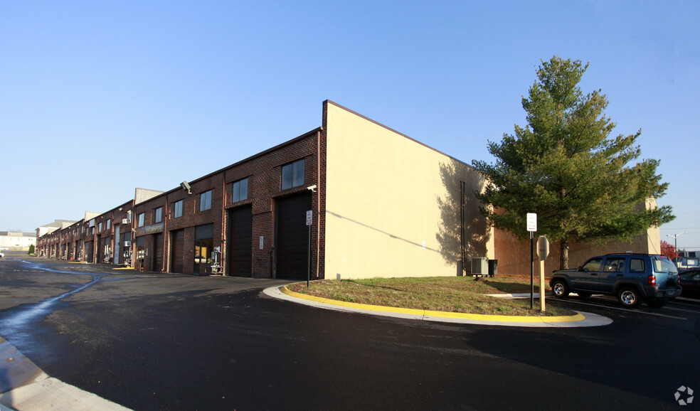 8503-8505 Euclid Ave, Manassas Park, VA for lease - Building Photo - Image 2 of 6