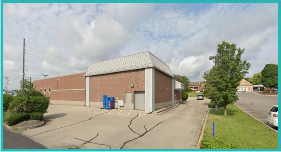 898 S Main St, Centerville, OH for lease - Building Photo - Image 3 of 9