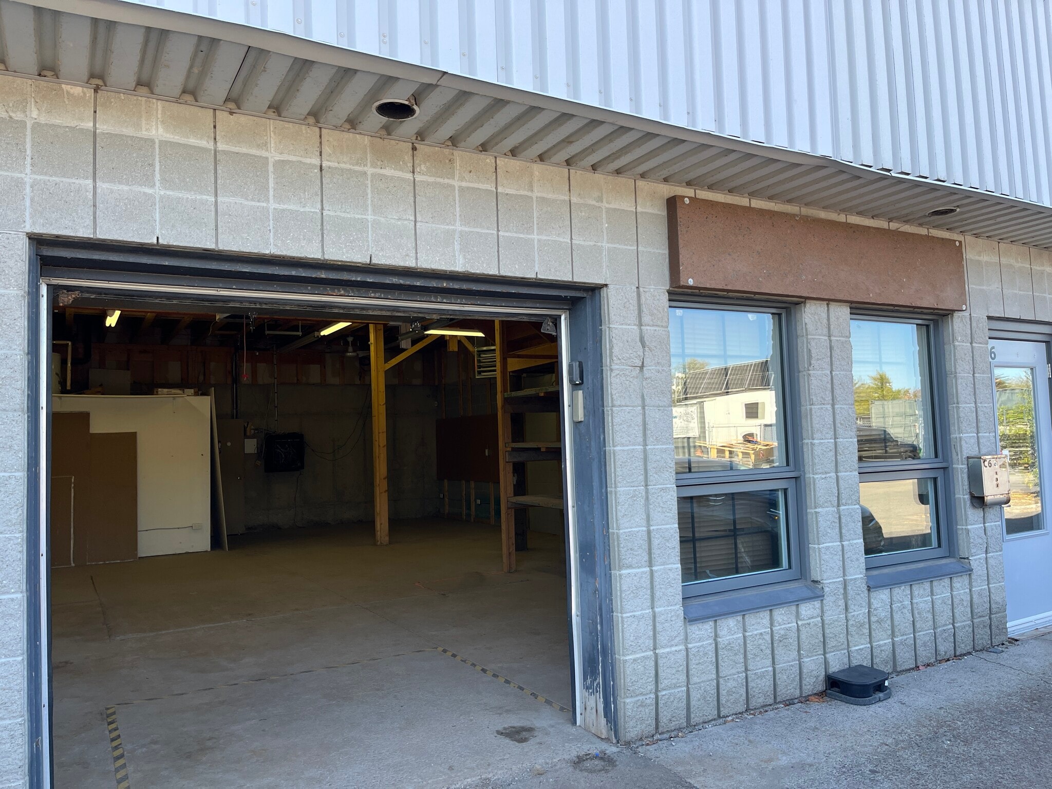 2285 St Laurent Blvd, Ottawa, ON for lease Building Photo- Image 1 of 13