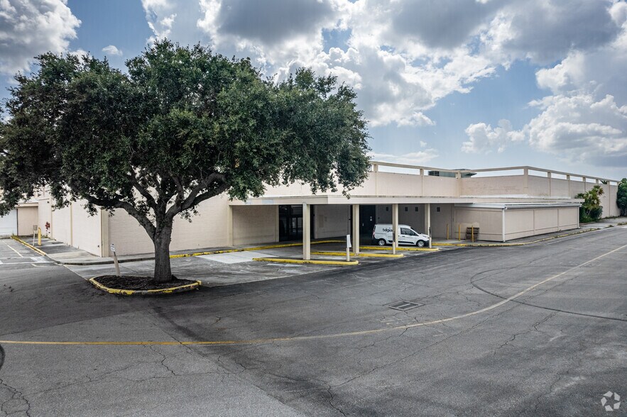 4003-4325 Cleveland Ave, Fort Myers, FL for lease - Building Photo - Image 3 of 3