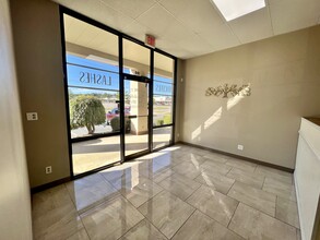 1401 Waldron Rd, Fort Smith, AR for lease Lobby- Image 2 of 14