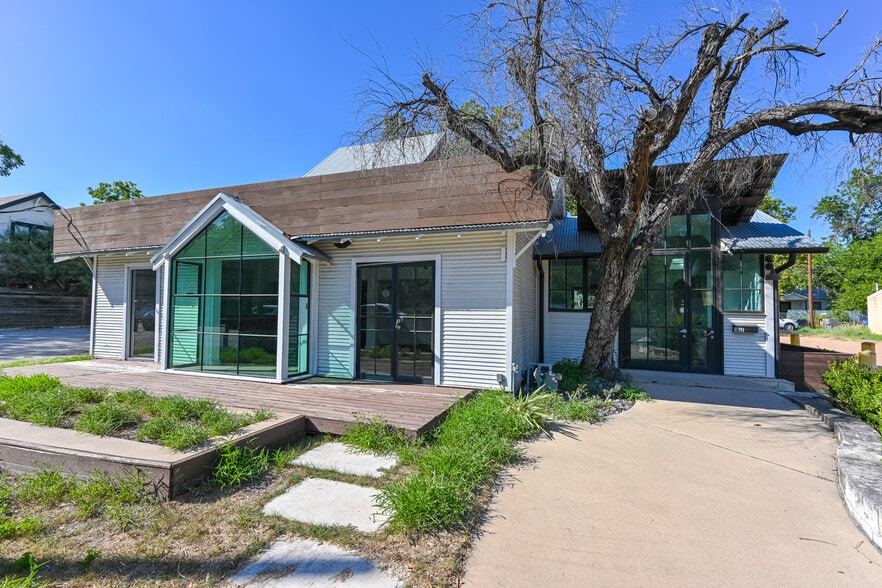 1818 W 35th St, Austin, TX for lease - Building Photo - Image 1 of 2