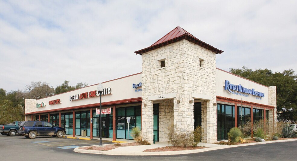 1421 S Main St, Boerne, TX for sale - Building Photo - Image 1 of 1