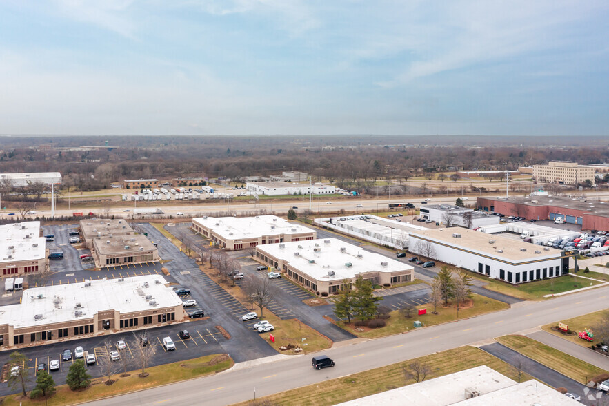 665-675 Tollgate Rd, Elgin, IL for lease - Aerial - Image 2 of 4