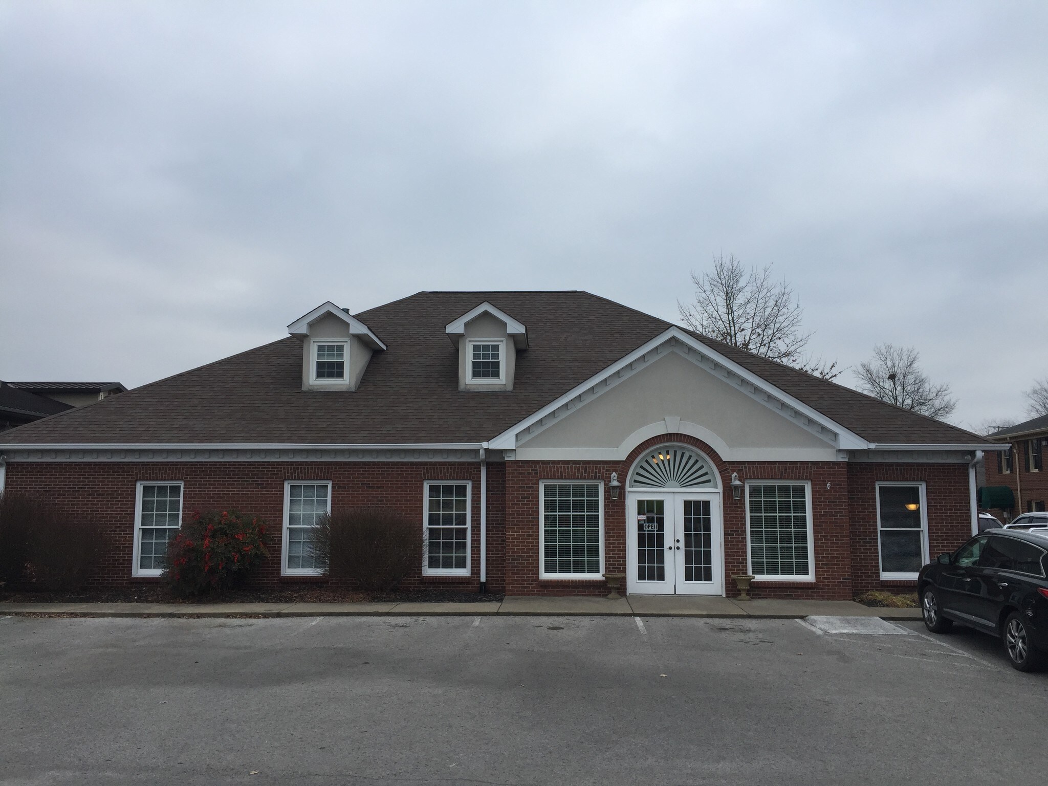 129 Indian Lake Rd, Hendersonville, TN 37075