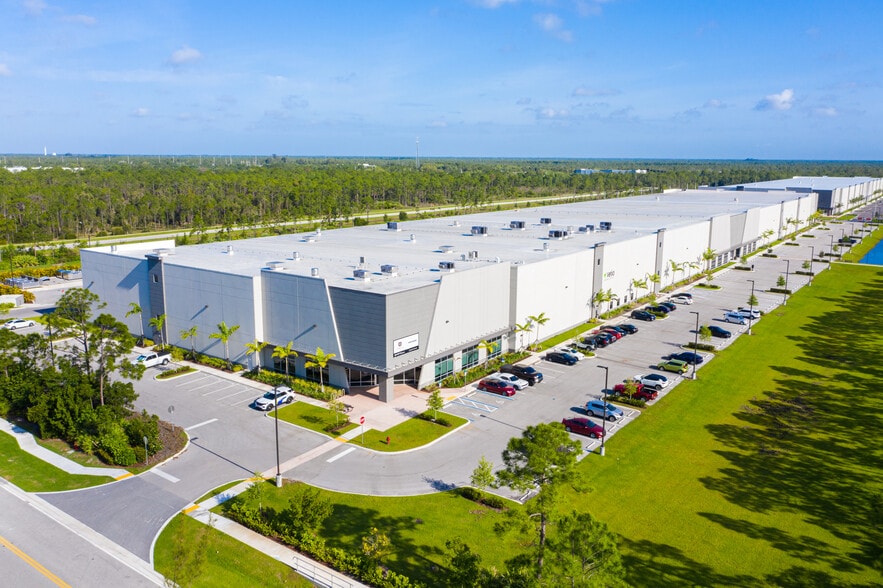 15501 Park of Commerce Blvd, Jupiter, FL for lease - Building Photo - Image 2 of 4