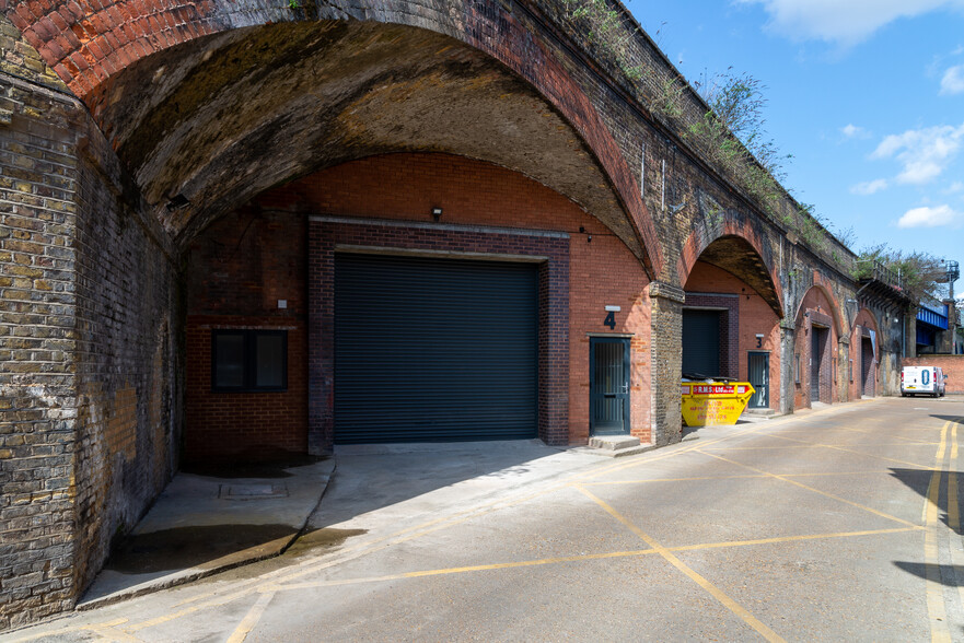 Rotherhithe New Rd, London for lease - Building Photo - Image 1 of 5