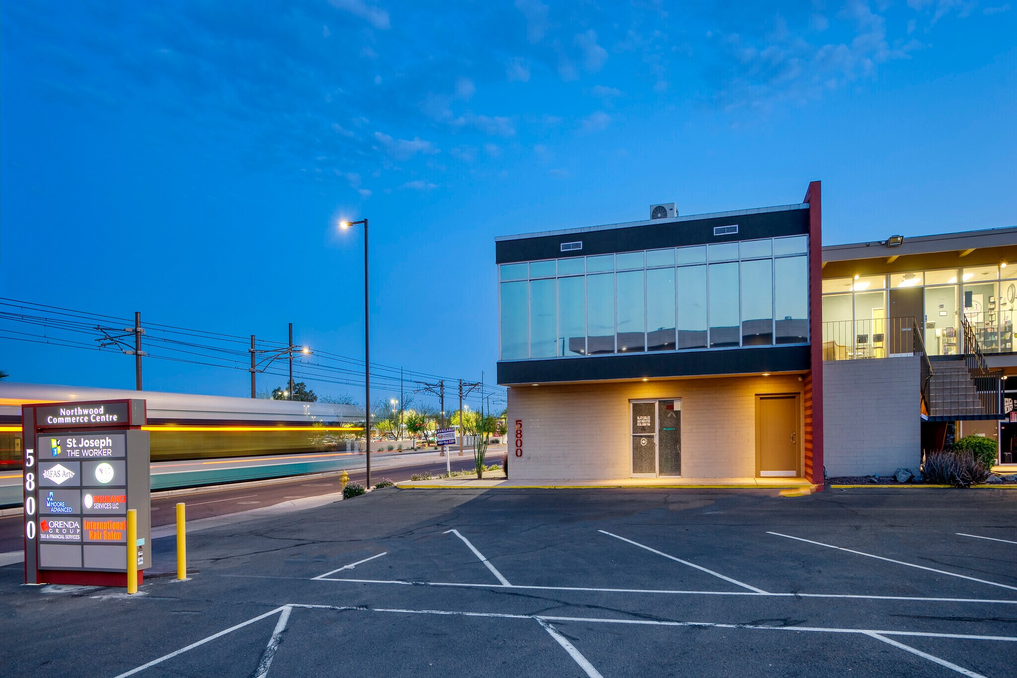 5800 N 19th Ave, Phoenix, AZ 85015 Office/Retail Space