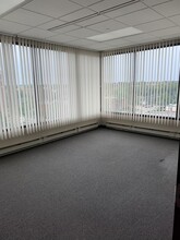 701 Lee St, Des Plaines, IL for lease Interior Photo- Image 2 of 6