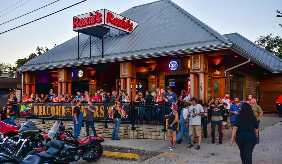 1289 Bagnell Dam Blvd, Lake Ozark, MO 65049 Roxie's Roadhouse