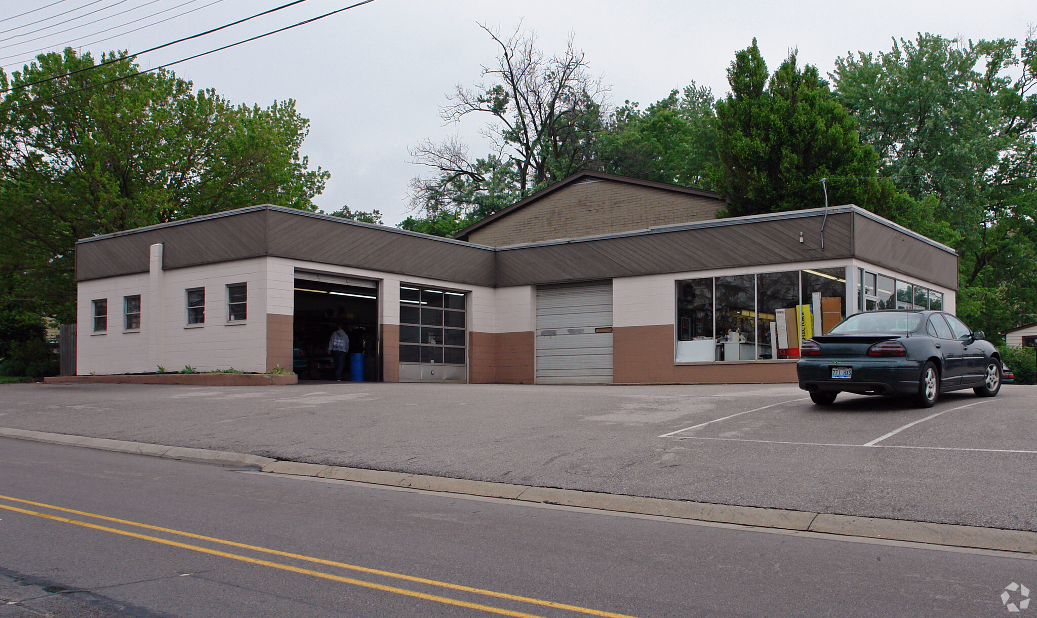 3303-3305 Dixie Hwy portfolio of 2 properties for sale on LoopNet.com Building Photo- Image 1 of 5