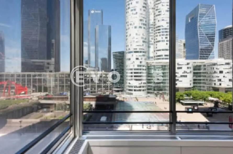 1 Place De La Pyramide, Puteaux for lease - Building Photo - Image 2 of 4