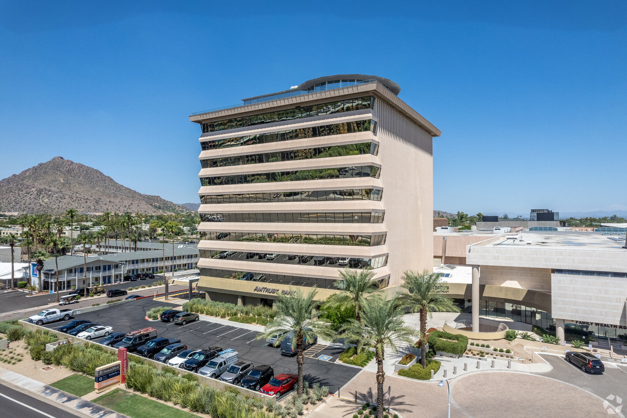 6900 E Camelback Rd, Scottsdale, AZ for lease Building Photo- Image 1 of 14