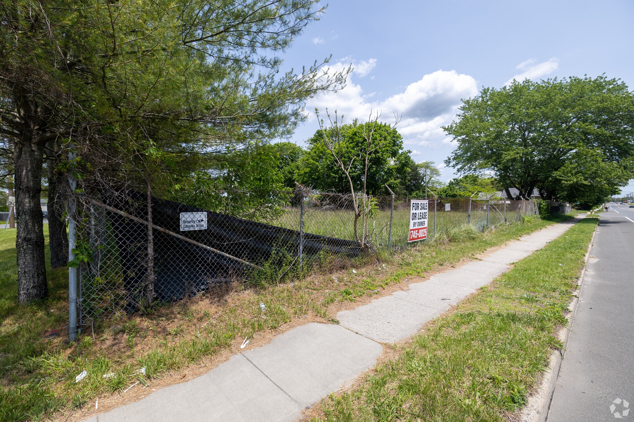 Ecke Ave, Bellport Village, NY for sale Primary Photo- Image 1 of 2