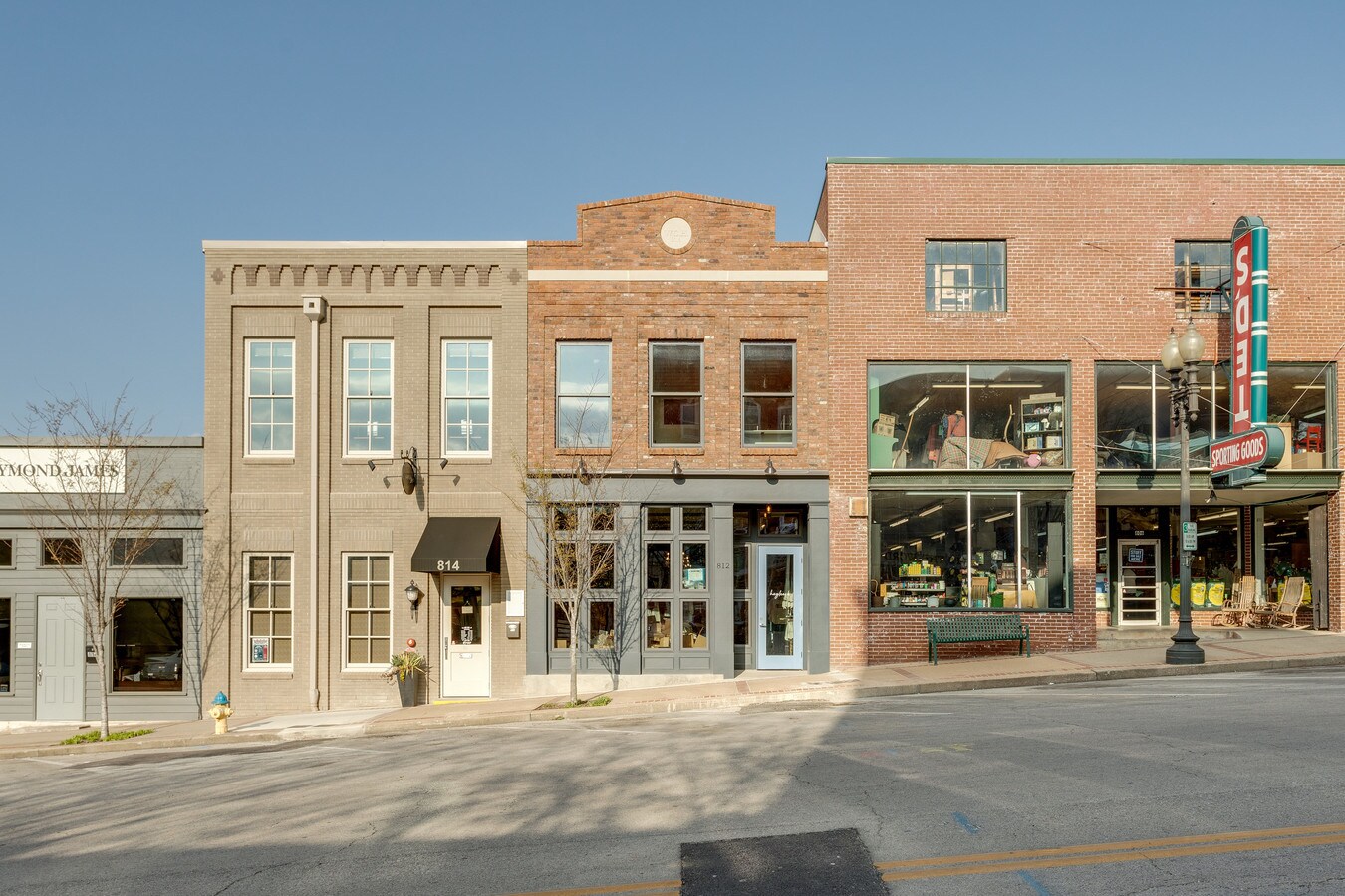 812 S Main St, Columbia, TN 38401