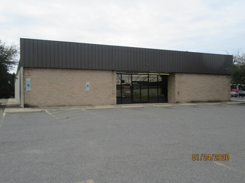 203 N Main St, Broadway, NC for sale - Building Photo - Image 1 of 1