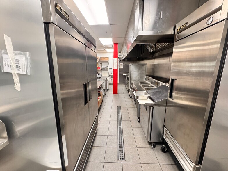 300 E Front St, Arlington, TX for lease - Building Photo - Image 2 of 4