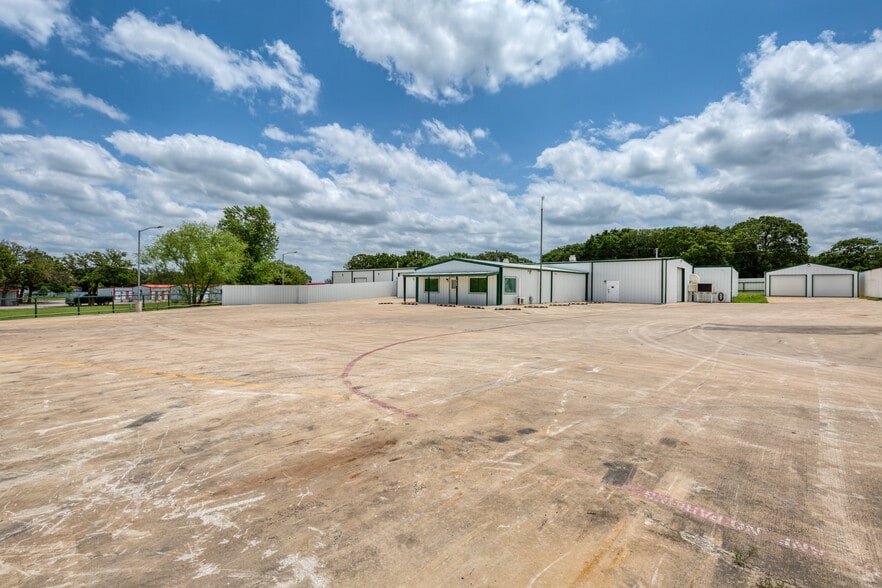 3100 E Highway 199, Springtown, TX for lease - Building Photo - Image 3 of 64
