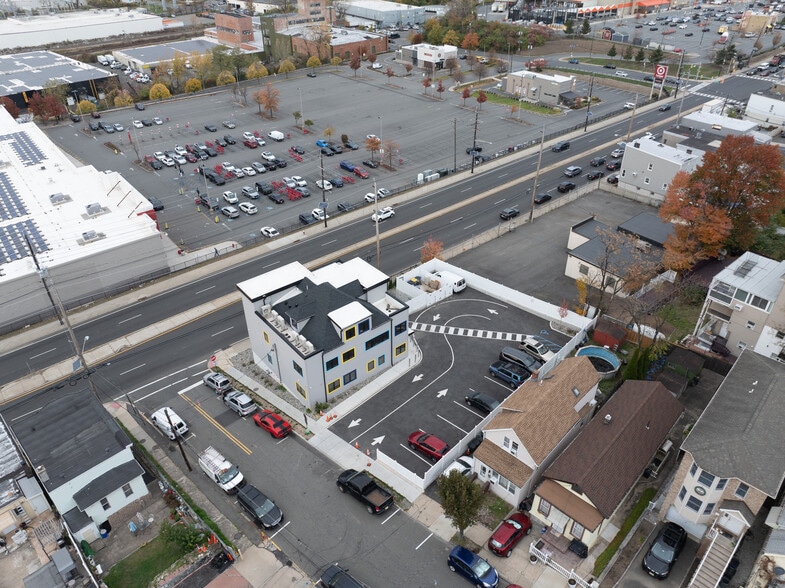 7100-7106 Tonnelle Ave, North Bergen, NJ for sale - Building Photo - Image 3 of 5