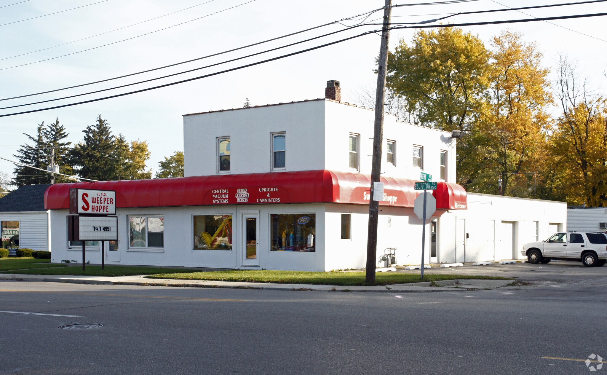 6917-6915 Bluffton Rd, Fort Wayne, IN for sale Primary Photo- Image 1 of 1