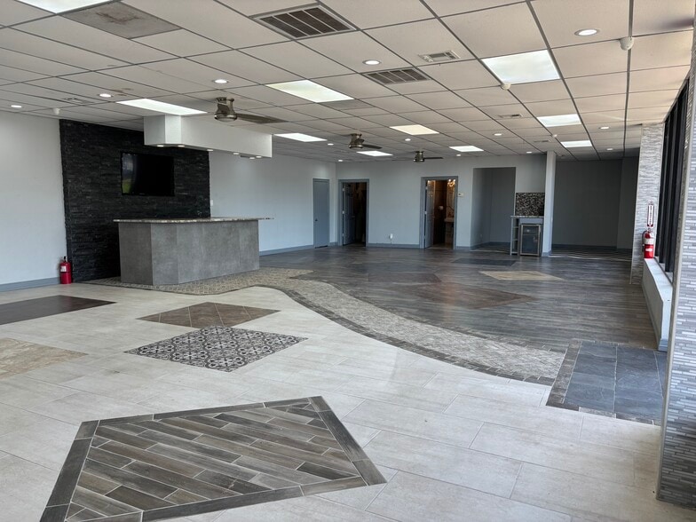 5203-5205 Broadway St, Pearland, TX for lease - Building Photo - Image 2 of 22