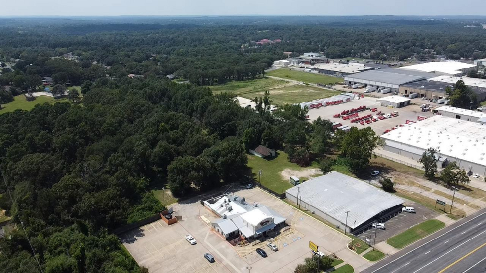 3046 W Gentry Pky, Tyler, TX for sale - Primary Photo - Image 1 of 11