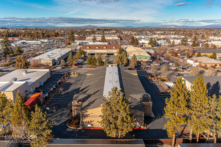 2491 NE Twin Knolls Dr, Bend, OR for lease - Building Photo - Image 3 of 20