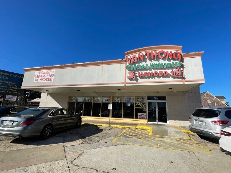 2114 W Davis St, Conroe, TX for sale - Building Photo - Image 1 of 1
