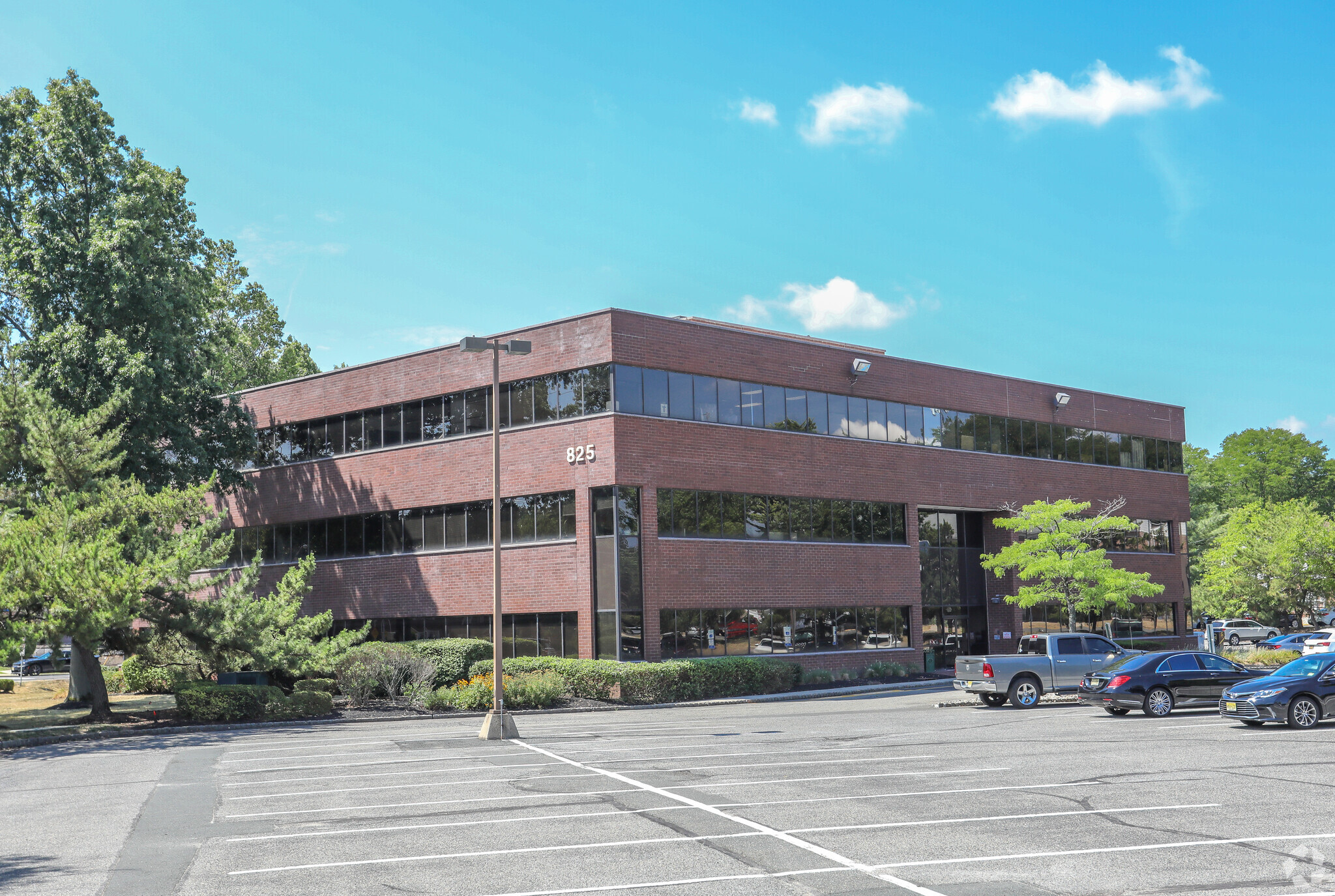 825 Georges Rd, North Brunswick, NJ for lease Primary Photo- Image 1 of 6