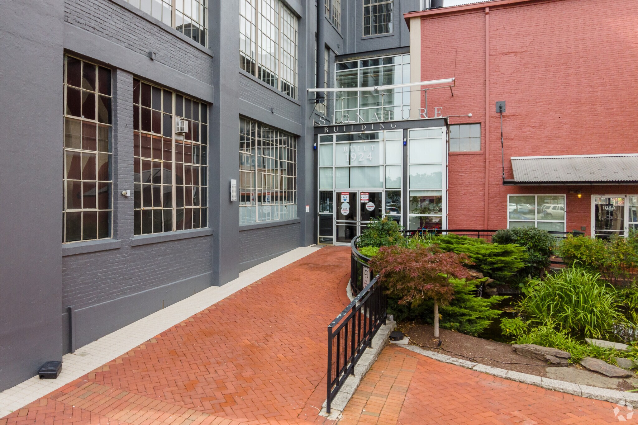 2400 Boston St, Baltimore, MD 21224 Signature Building