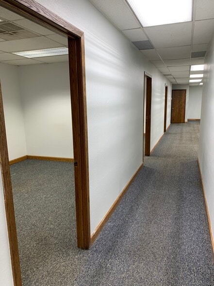 3146 Market St, Green Bay, WI for lease - Interior Photo - Image 2 of 12