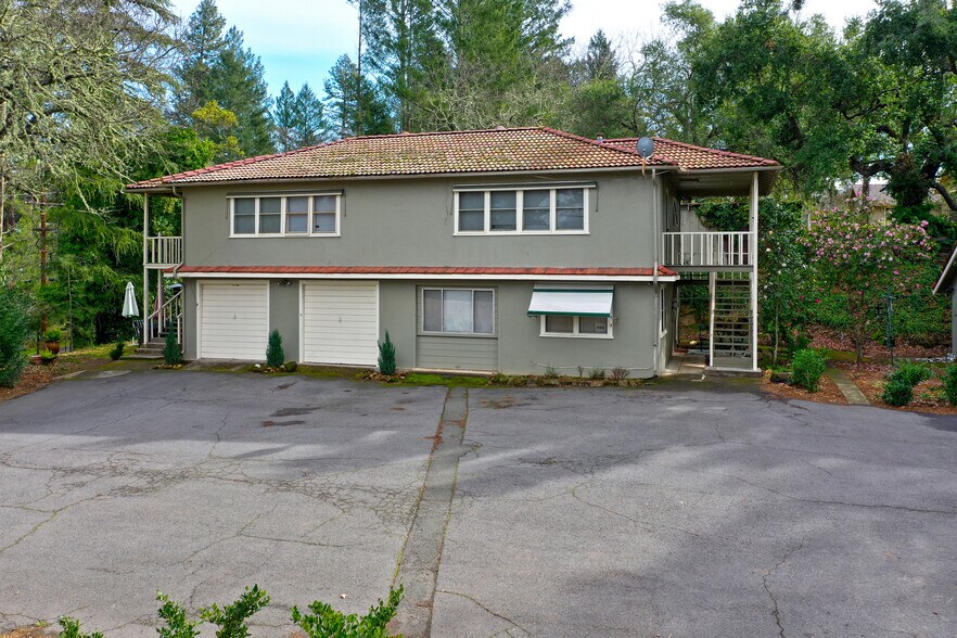 450 Sunset Dr, Angwin, CA 94508