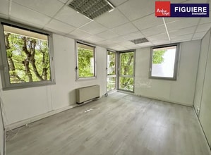 30 Avenue Henri Malacrida, Aix-en-Provence for lease Interior Photo- Image 2 of 5