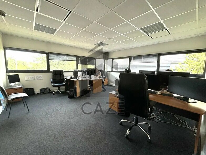 Office in Mérignac for lease - Interior Photo - Image 1 of 5