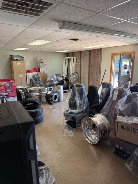 1017-1019 Powdersville Rd, Easley, SC for sale - Interior Photo - Image 3 of 4