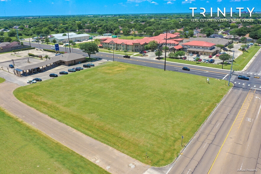 1310 N John Stockbauer Dr, Inez, TX 77968