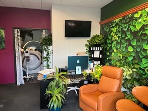 9050 W Overland Rd, Boise, ID for lease Interior Photo- Image 2 of 8