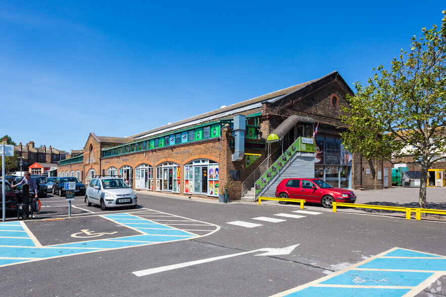 Station Para, Eastbourne for lease - Building Photo - Image 2 of 3