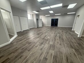 105-115 S Grove Ave, Elgin, IL for lease Interior Photo- Image 2 of 6