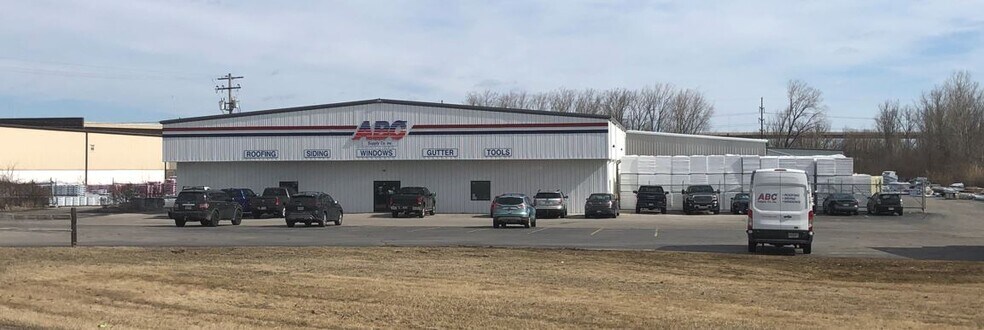 1838 Velp Ave, Howard, WI for sale - Building Photo - Image 1 of 1