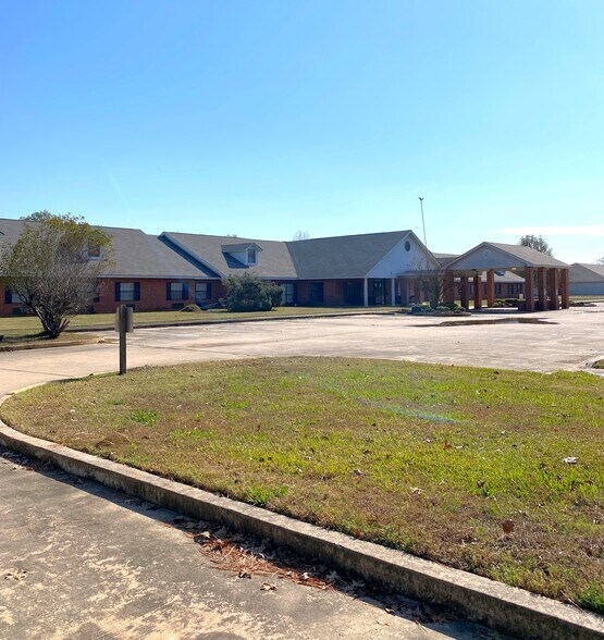 6811 S Hazel St, Pine Bluff, AR 71603