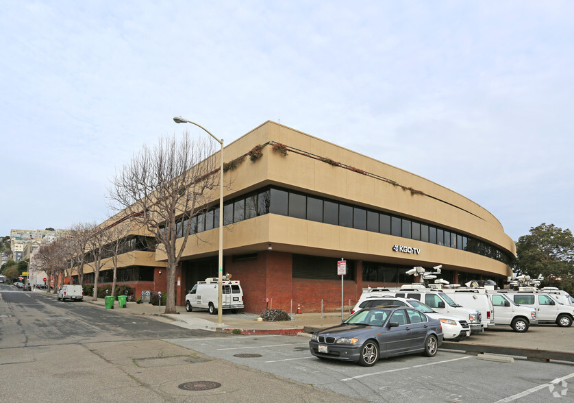 900 Front St, San Francisco, CA for lease - Building Photo - Image 1 of 3